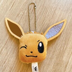 Pokemon Eevee Plash Keychain / Key Holder
Never used it, New.